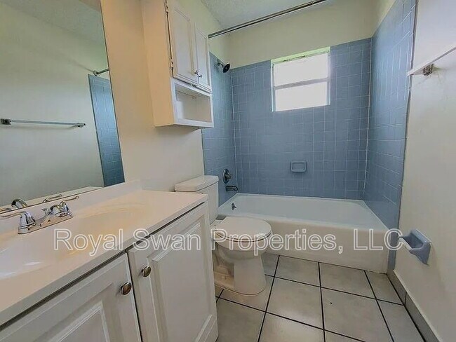 Building Photo - 1233 W Highland St