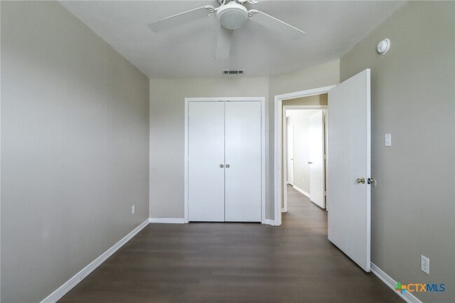 Building Photo - 807 Leifester Cir