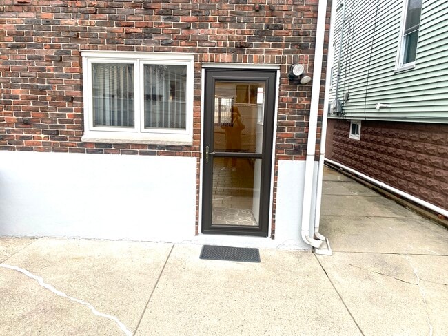 Building Photo - 43 Bryant St