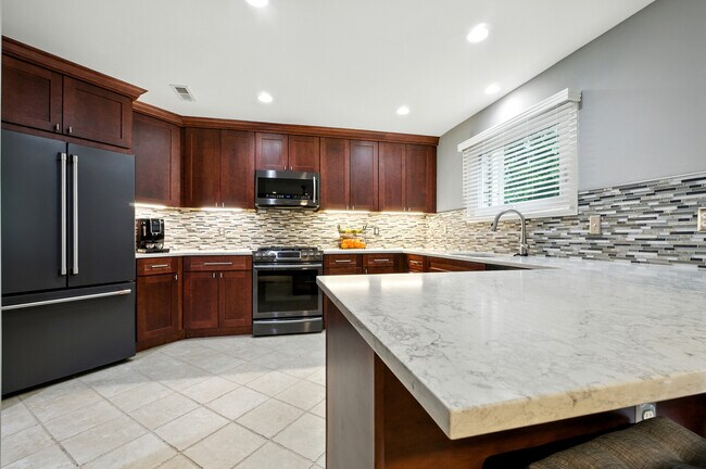 Building Photo - 10903 Whiterim Dr