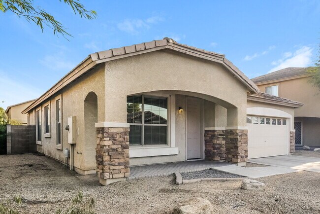 Building Photo - 3014 W Donner Dr