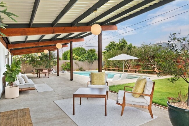 Building Photo - A Fully Furnished Modern Portfolio Home with a Large Backyard Oasis & 3 Comfortable Bedrooms!