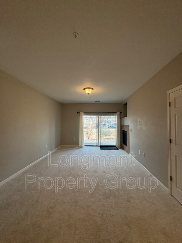 Building Photo - 804 Summer Hawk Dr