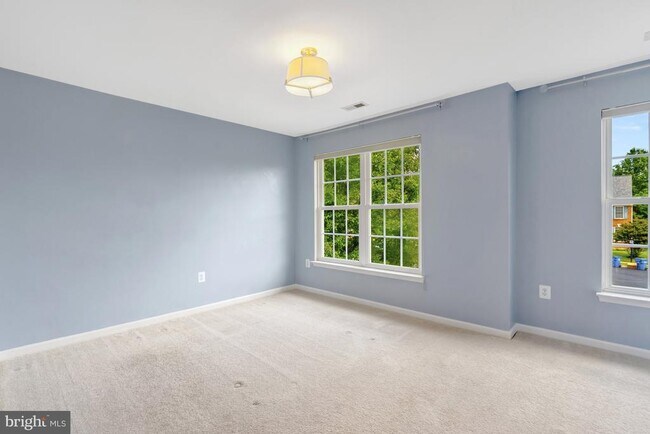Building Photo - 6001 Alderdale Pl
