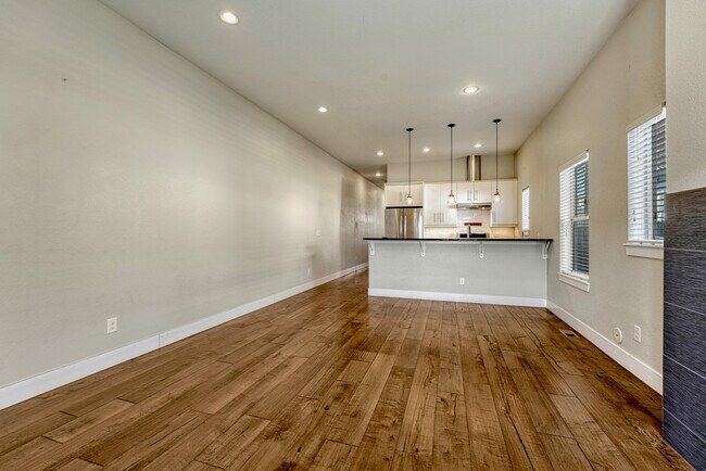 Building Photo - 534 S Lincoln St