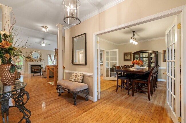 Building Photo - ***Amazing opportunity to rent this beauti...