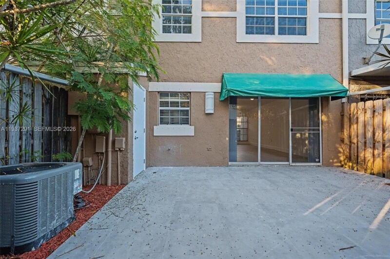 Building Photo - 12224 SW 52nd Pl