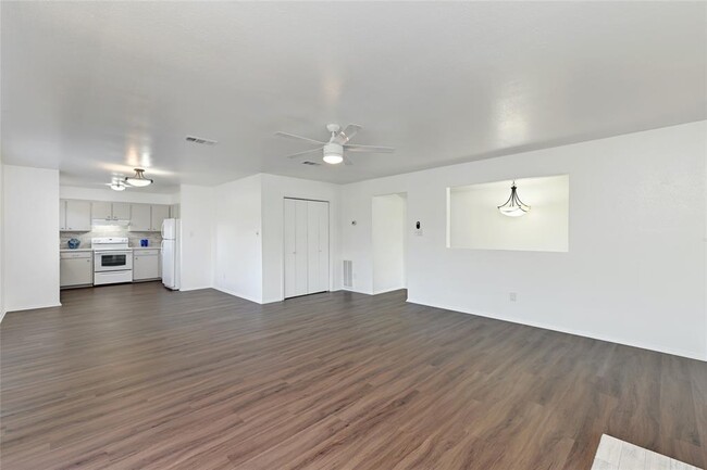Building Photo - 1709 Wild Basin Ledge