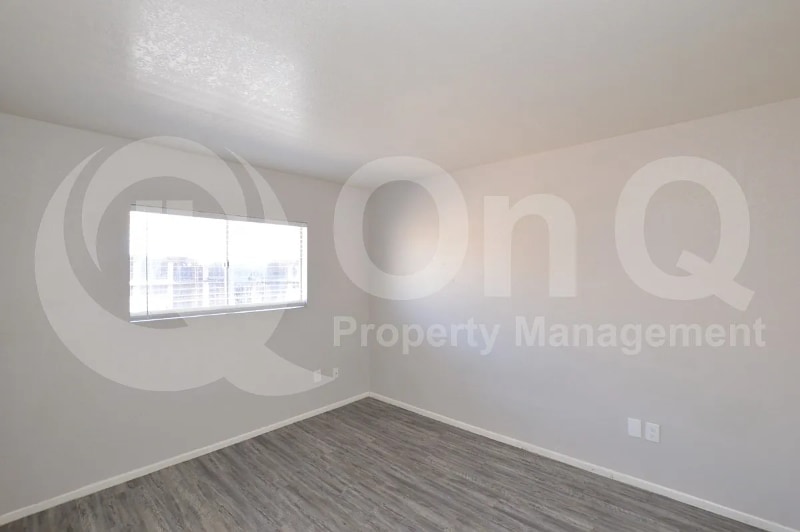 Building Photo - 3004 E Waltann Ln