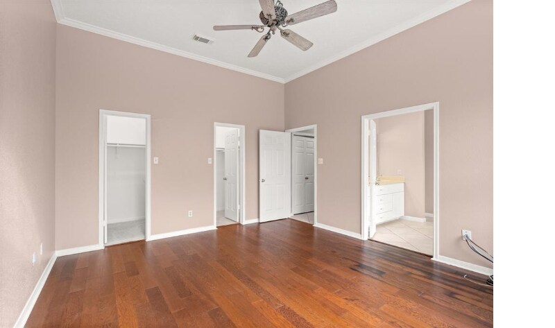 Building Photo - 16003 Pebbleglen Dr