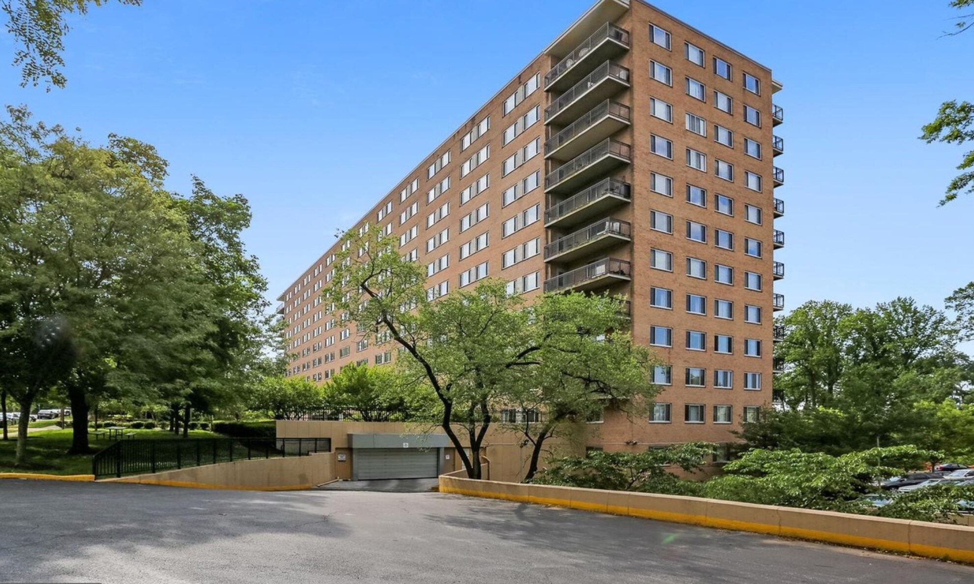 Building Photo - 1900 Lyttonsville Rd