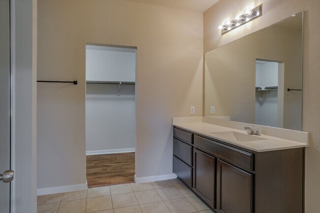 Building Photo - 5909 Roderick Dr