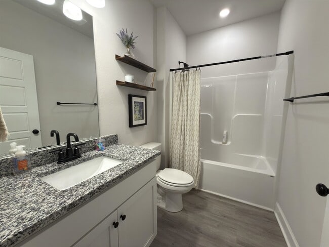 Building Photo - 2075 Hansel Hl Dr