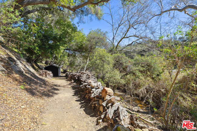 Building Photo - 583 California Trail