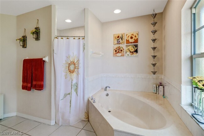 Building Photo - 2330 45th Ave NE