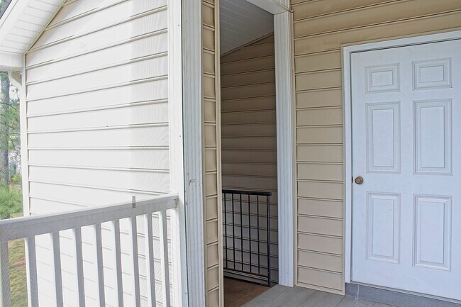 Building Photo - 401 Mahogany Dr