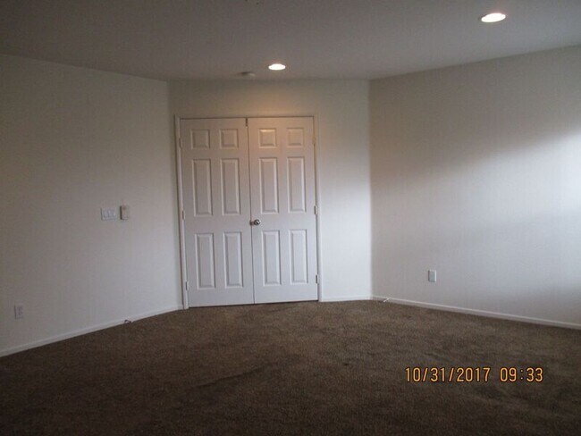Building Photo - 35736 Emily Ave