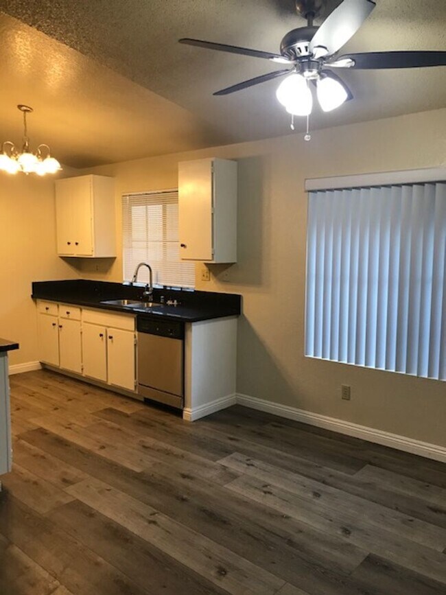 Building Photo - Rancho Meadows
