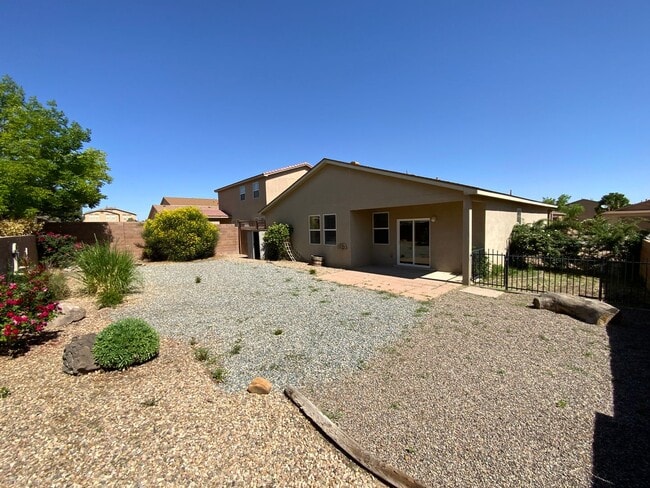 Building Photo - 3 Bedroom Single Story Home Available Near...