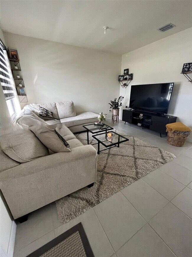 Building Photo - West 113th Street, Hialeah, FL 33018 - 3 BR 2.5 BA townhouse