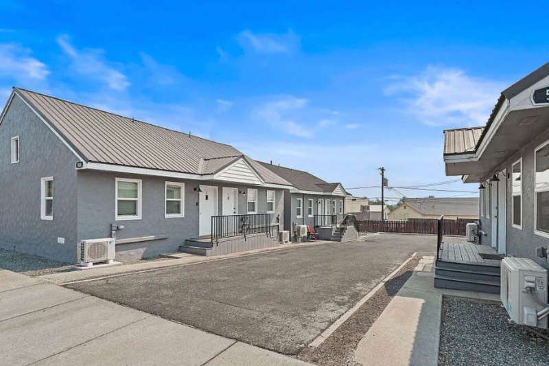 Building Photo - 506 2nd Ave