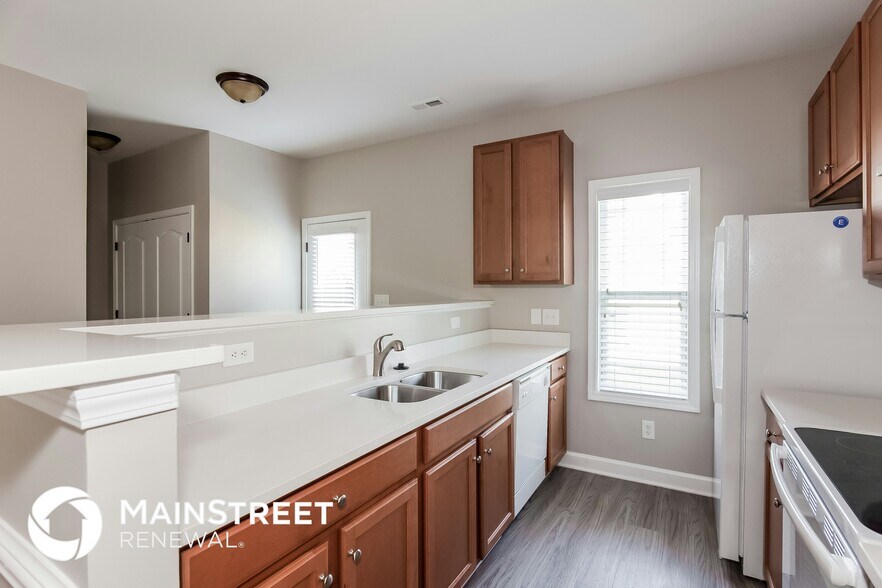 Building Photo - 9663 Mendenhall View Dr