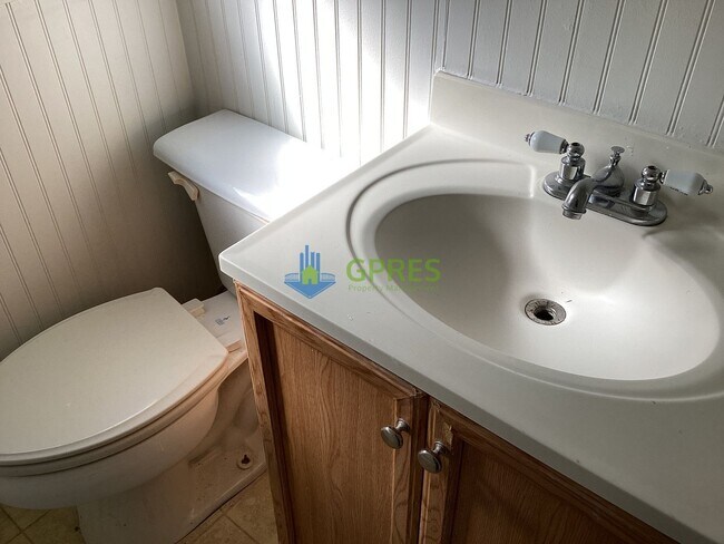 Building Photo - 9210-9212-9212 Florida Ave