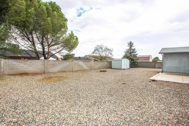Building Photo - Four Bedroom in Prescott Valley