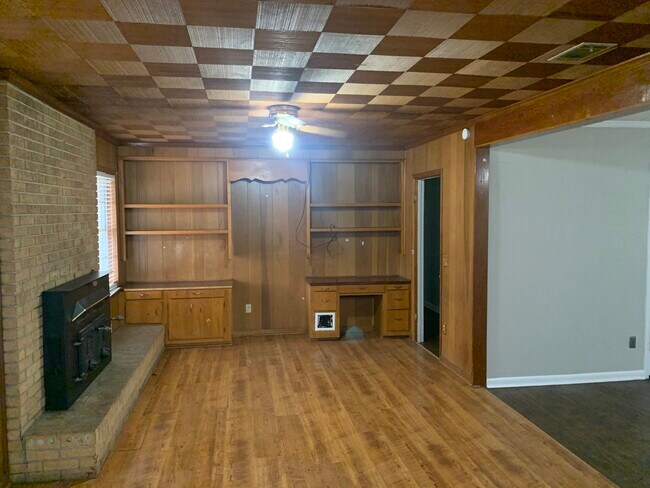 Building Photo - 506 Zetterower Rd