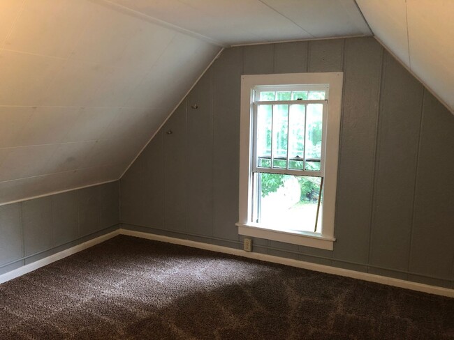 Building Photo - 525 Minor