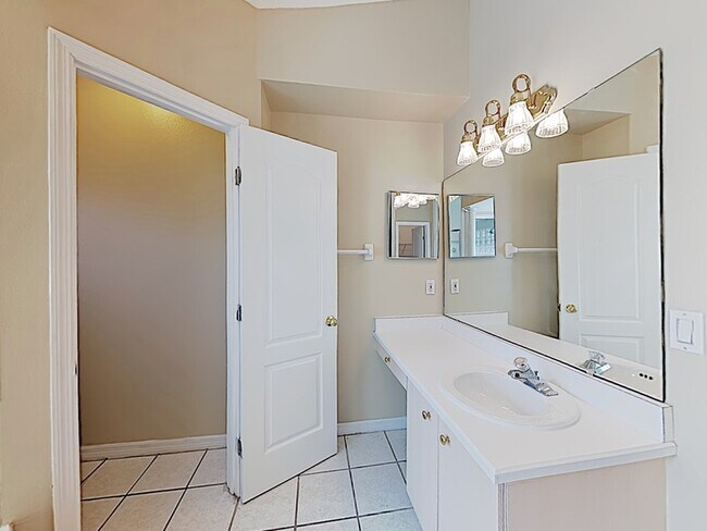 Building Photo - 289 Pine Trace Dr