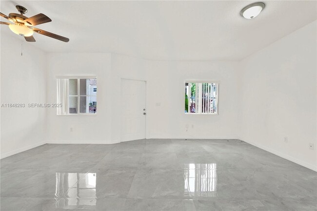 Building Photo - 1637 SE 30th St