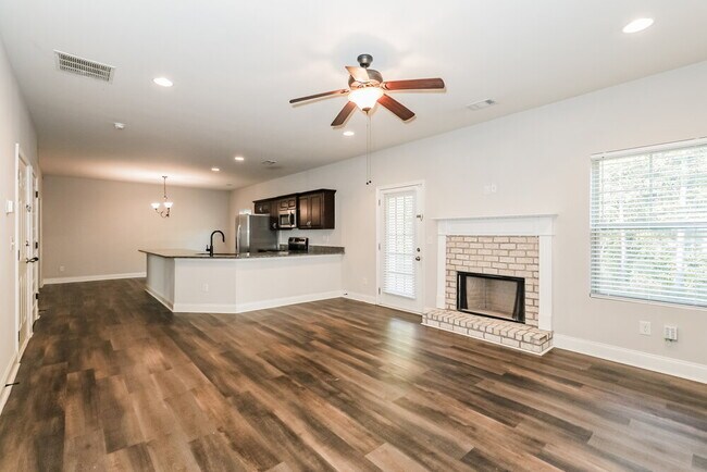 Building Photo - 1157 Pebble Ridge Dr