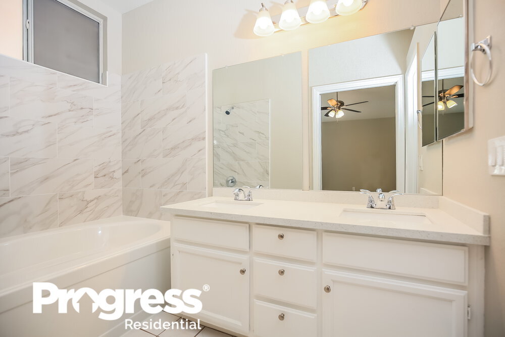 Building Photo - 3020 Forest Lake St