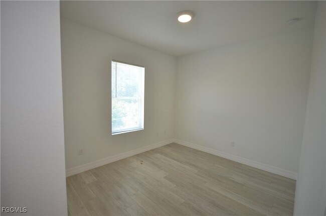 Building Photo - 272 Pelton Cir