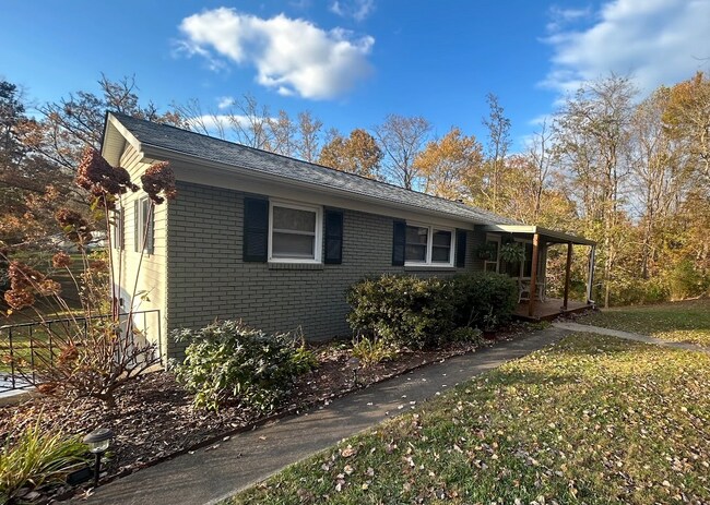 Primary Photo - 44 Maple Ave