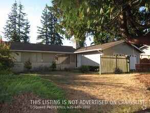 Building Photo - Comfortable Rambler in Excellent Lynnwood ...