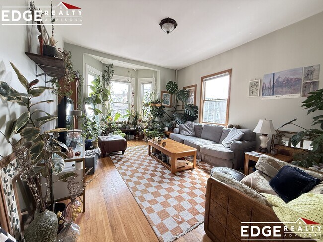 Building Photo - 77 Easton St