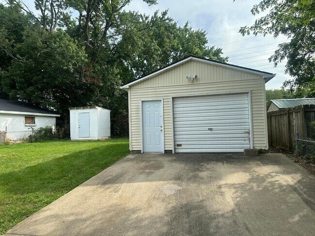 Building Photo - 95 Glass Ave