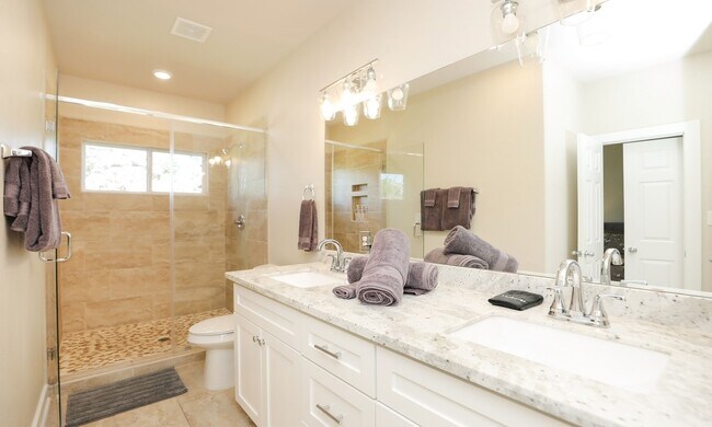 Building Photo - 3535 Mt Pleasant St