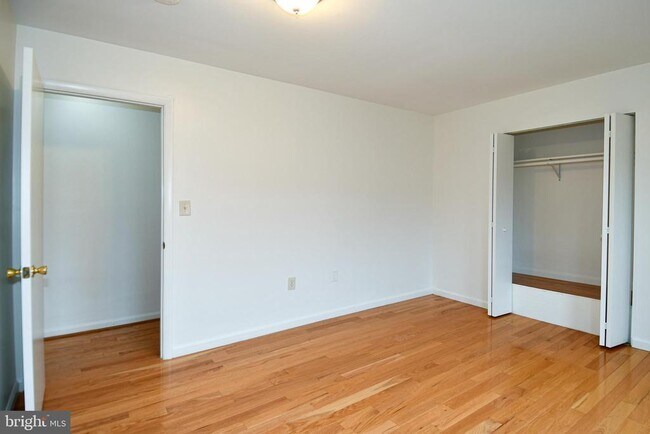 Building Photo - 5207 Newton St