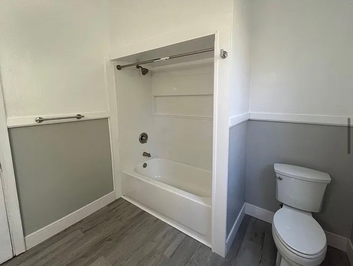 Building Photo - 1425 Methyl St