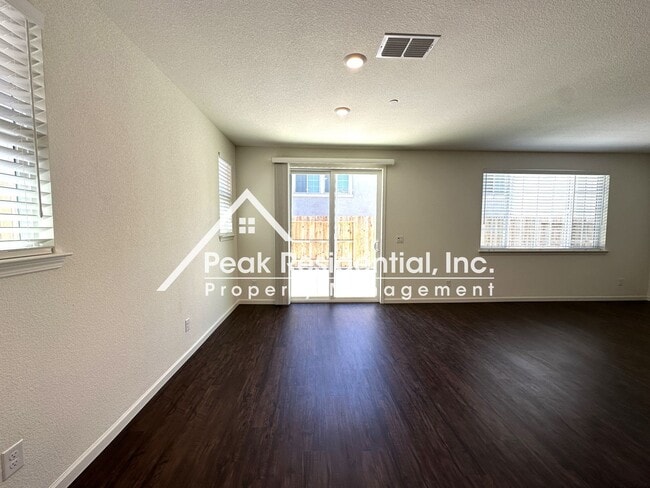 Building Photo - Brand New 3bd/2ba Folsom Home-Must See!