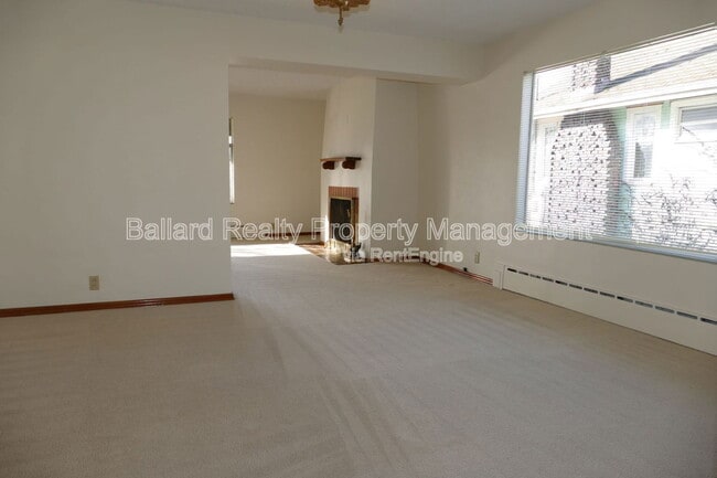 Building Photo - 722 N 47th St