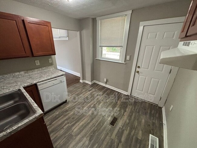 Building Photo - 2215 Mcgregor Pl