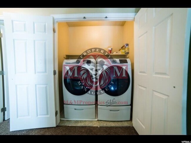 Building Photo - 3 Bd 2.5 Bath Condo 2 Car Garage