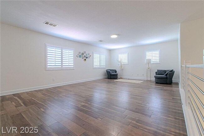 Building Photo - BEAUTIFUL 2 STORY 5 BEDROOM 4 FULL BATHROO...