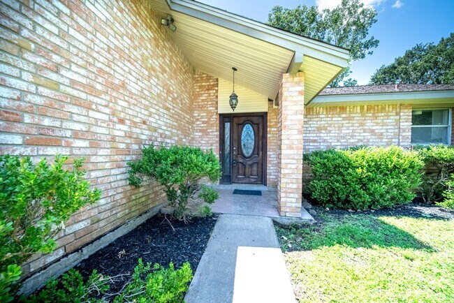 Building Photo - 18015 Poppy Trails St