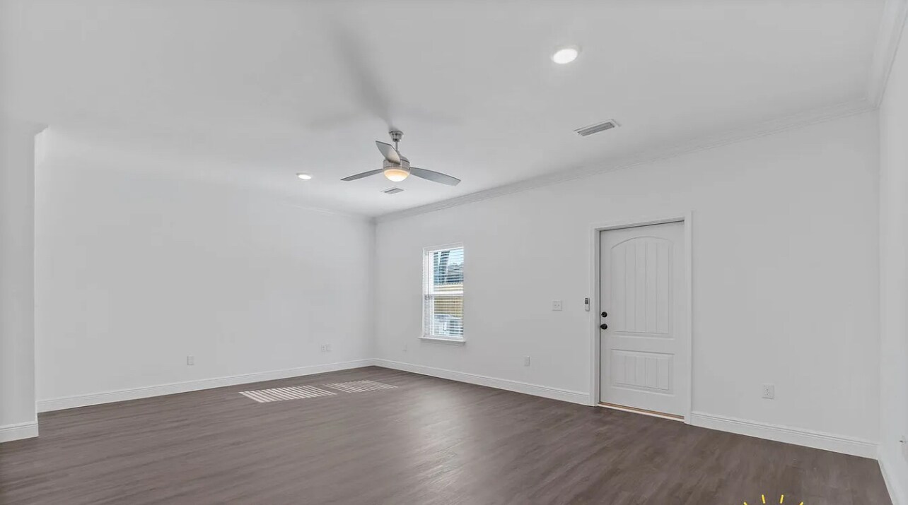 Building Photo - 517 Hill Ln