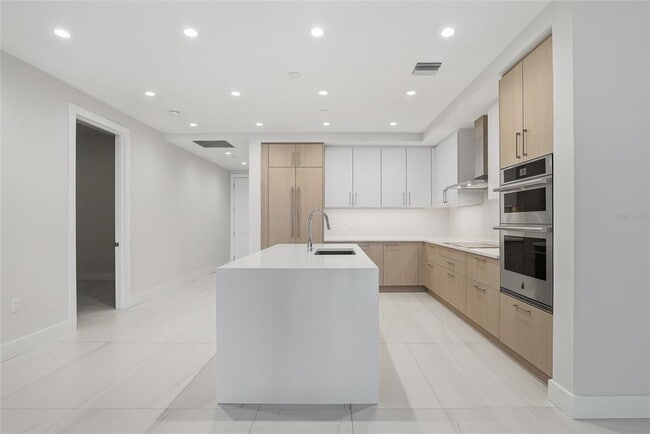 Building Photo - 275 1st Ave S